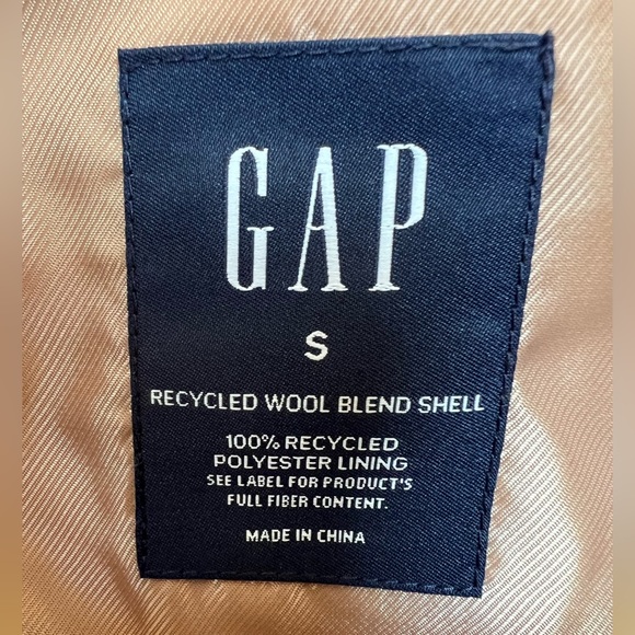 GAP Oversized Camel Shacket - Cozy Comfort for Cooler Days 🍁 - Picture 4 of 6